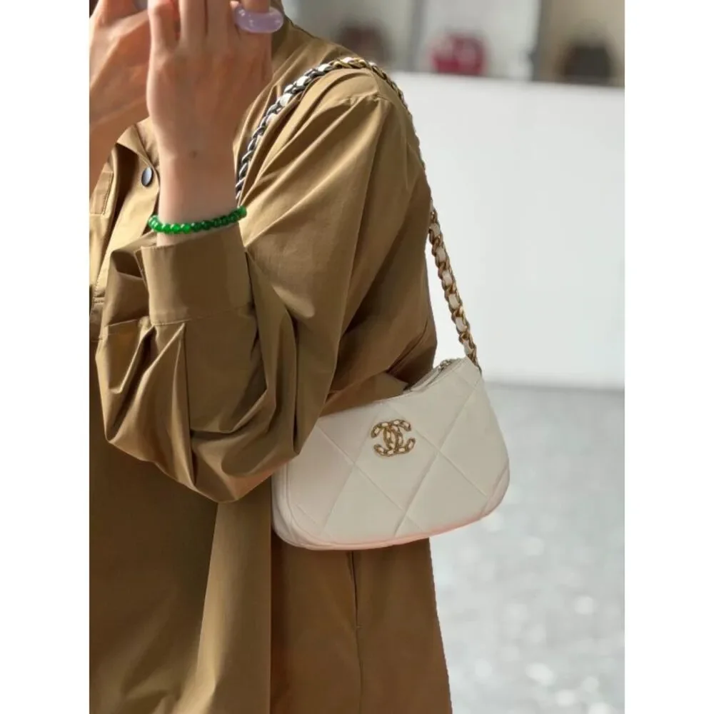 CHANEL brand color